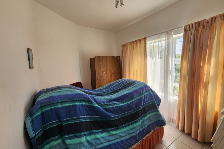 5 Bedroom Property for Sale in Wavecrest Eastern Cape